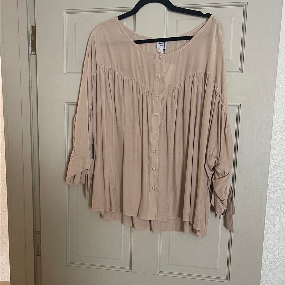Chic Beige Button-Down Blouse - image 1